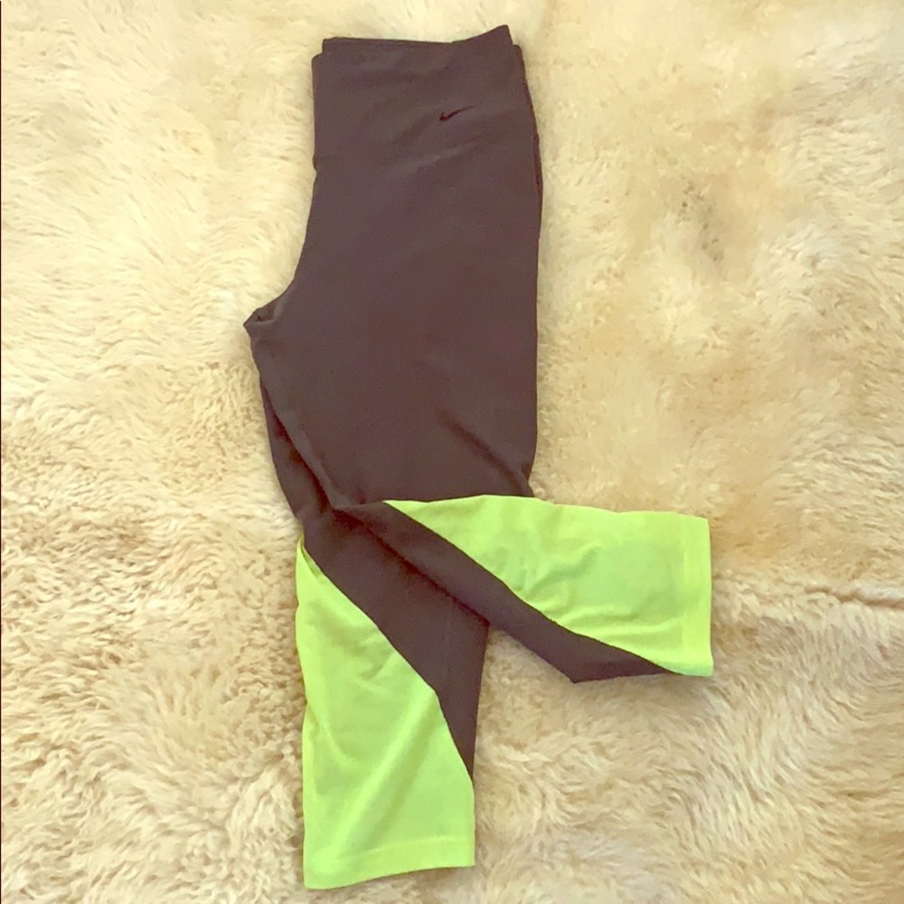 Nike Crop Leggings